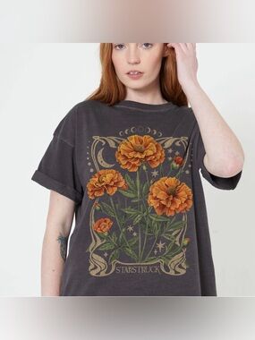 Girl Dangerous Star struck premium vintage black boyfriend tee